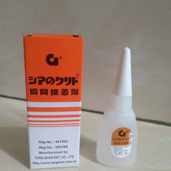 nksthi's tweet photo. @GarasiKomedi Saran saya menggunakan pelumas ini kak daripada pake sirup marjan. Cara pakainya: setelah dioles harus langsung segera dimasukkan. Karena cairannya sangat sensitif terhadap udara dan cepat kering.

Terima kasih. https://t.co/i96CGJJ2Mc