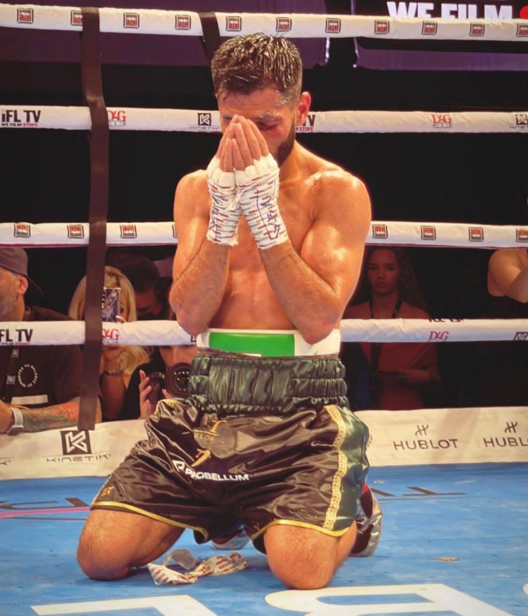 Last night was a memorable one!
Alhamdulillah! I've become the WBC silver Champion for the 2nd time and happy to qualify for the WBA &amp; WBC world title.
Thank you for all the prayers, love and support. Pakistan Zindabad 🇵🇰
🦅🥊 #FalconWaseem #MTKGlobal #Probellum