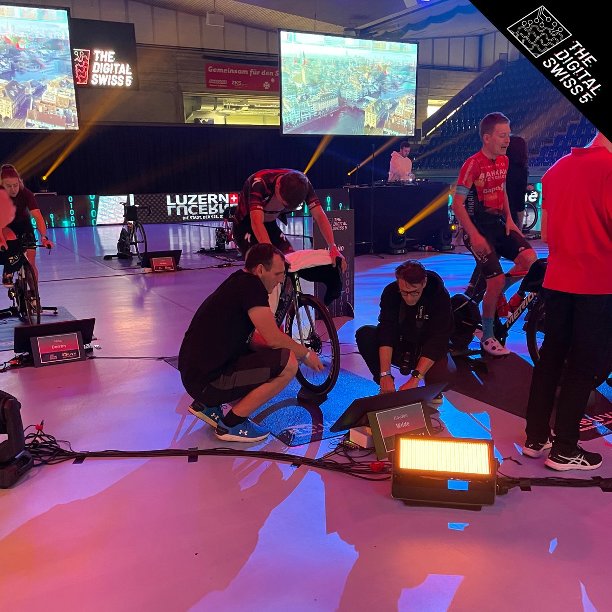 DigitalSwiss5's tweet photo. A big round of applause for all of those who worked three days in the background to create such an amazing event💪🤩👏 One big TEAM!
.
#digitalswiss5 #digitalcycling #team https://t.co/2wVmJDgmnc