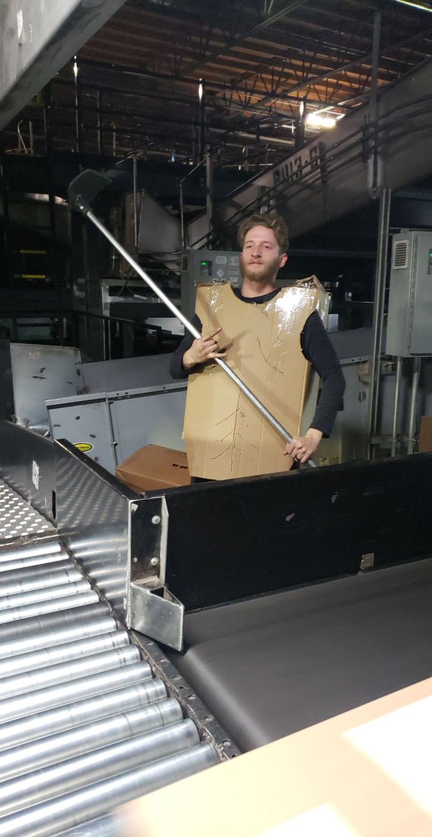TRizo_12's tweet photo. When your bored at work 
#boxwarrior #boxknight https://t.co/biaqFglB57