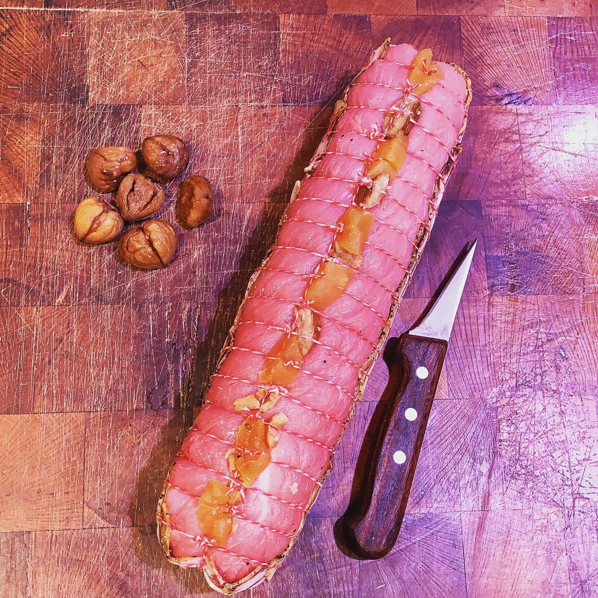 Langlai73410097's tweet photo. M’zelle pomme confite,
Charme M’sieur Marrons,
Filet mignon arrive, avec son compagnon, lard de Bigorre !
Et bim, v’la le dîner : pommes , échalotes, crème fraîche et cidre, pommes rissolées #pomme #porcnoirdebigorre #marron #cidre #cremeisigny #gers #normandie #paysdauge #amour https://t.co/INSBYg45jP