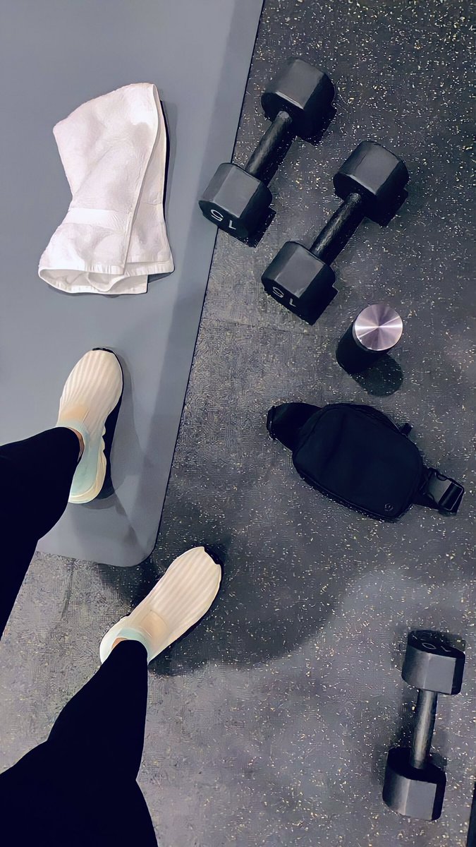 reeina098's tweet photo. Sweaty tools for this afternoon! https://t.co/chypwnACtp