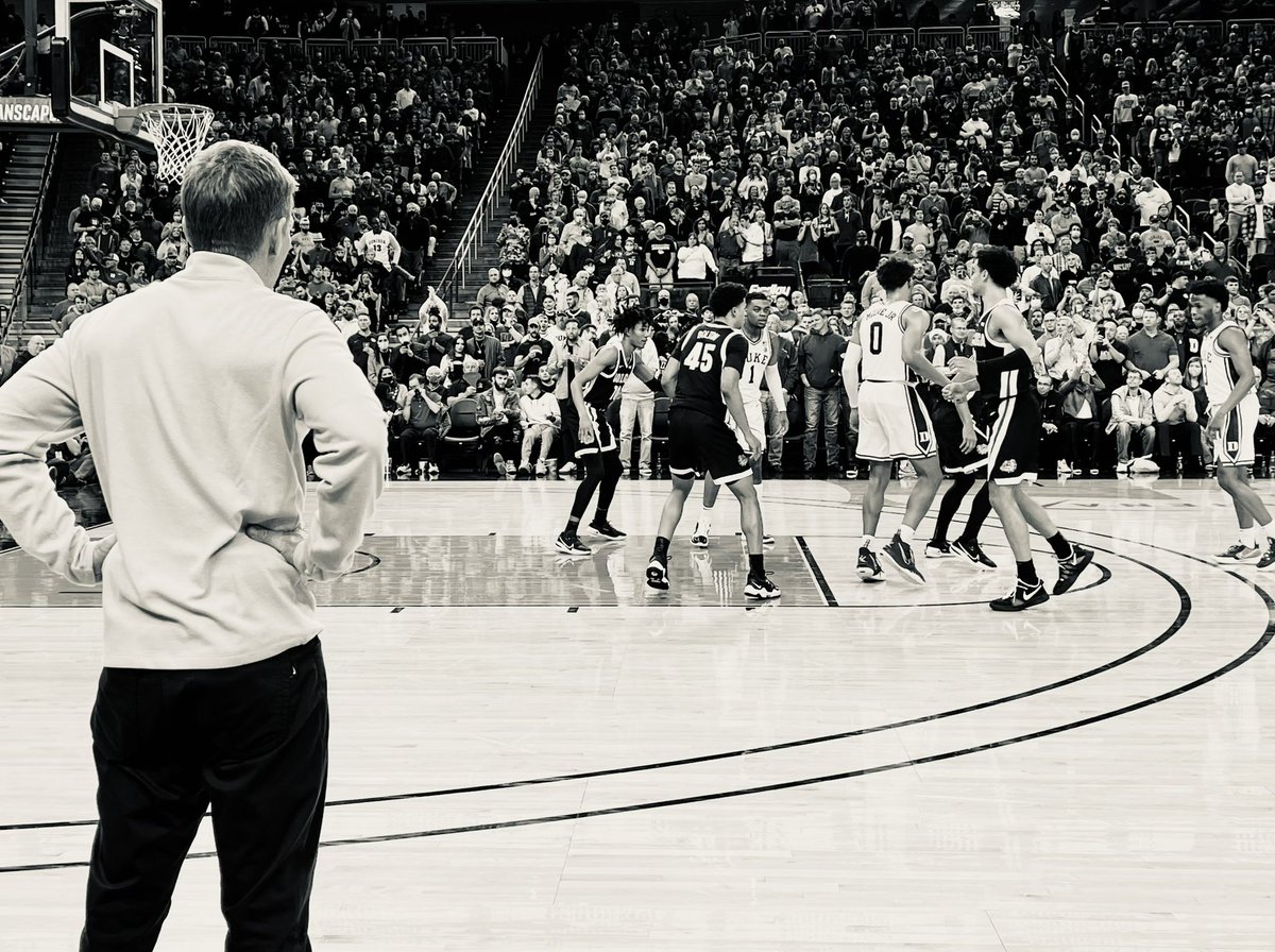 nixonnow's tweet photo. A few shots from the Gonzaga vs Duke tonight…
@ZagMBB 
@DukeMBB 
@TMobileArena 
@espn https://t.co/Jel0GyVZO0