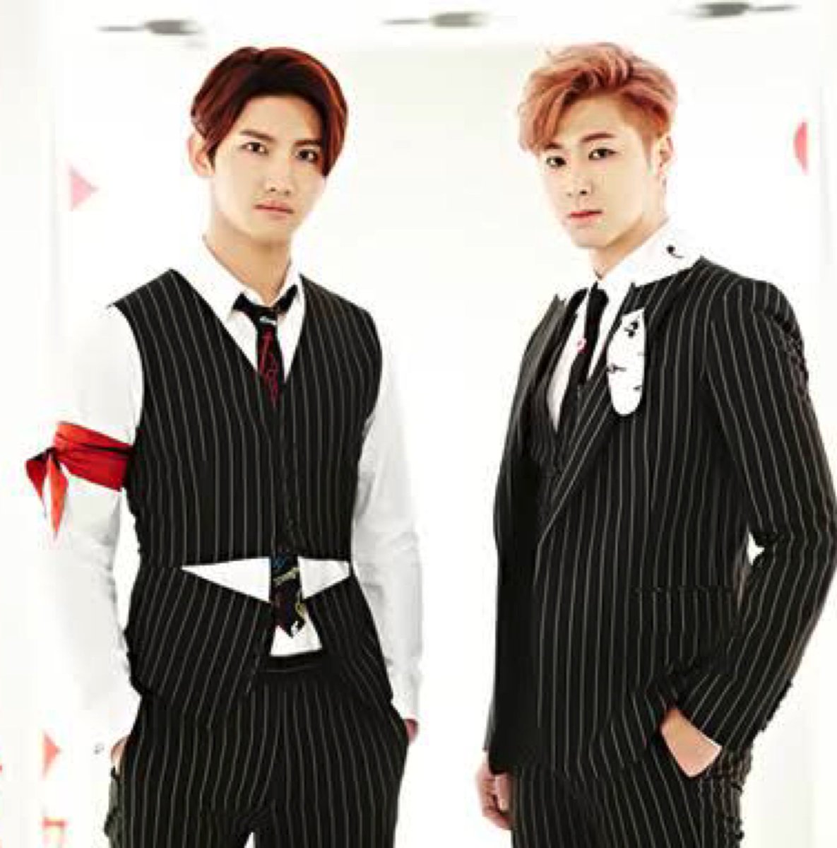 mcjj218's tweet image. 既に全く知らない方が
｢スリスリとは?!｣となることにソワソワしつつ
ユノとチャンミン
東方神起の魅力をプレゼンテーションしたくてたまらなくなってるトンペンの性😆💕

#FNS歌謡祭 #東方神起
#FNSでユノとチャンミン
#SURISURI