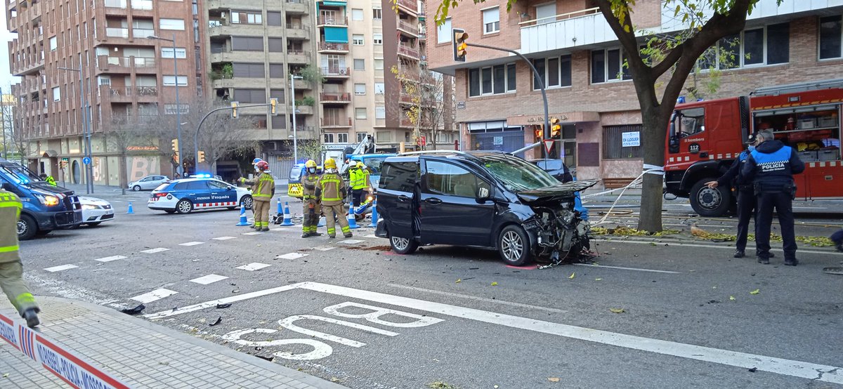 maneltec's tweet photo. Bon dia 🤗
#JoSocDelClot 👇
#DelClotDeLes 🐸🐸
Accident fort i s'ha tallat parcialment
L'avda. #PratDeLaRiba
Des de #PríncepDeViana a #PiMargall
@nurlamesagrau
@SEGREcom
@LaManyanacat
@lleidacom
@laveudelleida https://t.co/Xm0UyTq4qe