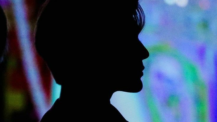 ANTARES

"Gak papa. Emang semesta aja yang suka bercanda. Gue emang anak kandung mereka, tapi lo dunia mereka, Lang"

—Lee Jeno , Na Jaemin ft. NCT 
an alternative universe 

•Seantara