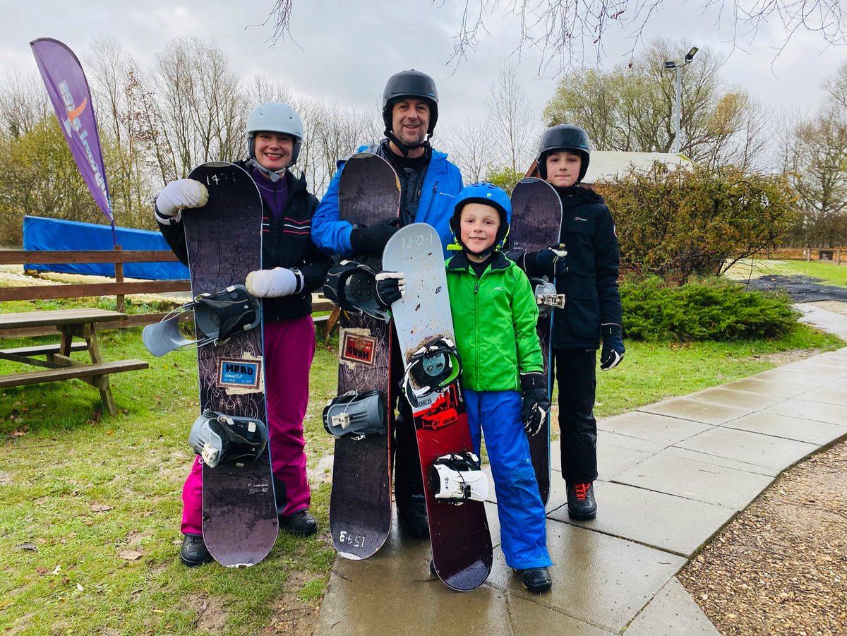 johnwhutton's tweet photo. #snowboardlesson #familyfun #tallingtonlakes https://t.co/mTyqJlXFTg