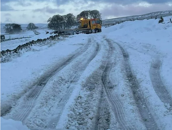 CumbriaRdWatch's tweet photo. #A686 #HartsidePass #Roadclosures
A686 Hartside Pass CLOSED due to #Snow. Vehicles have become stuck. Photo from Alston Moor Matters FB. #CumbriaRoads
P: 12:34 hrs.
@INRIXtraffic_N @BBC_Cumbria @LakesTravel @CumbriaCrack
@UKsnow_updates @UKSnowUpdates https://t.co/88VZJ098Cr