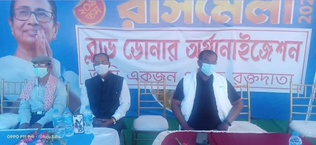 DipakDaCob's tweet photo. রাজ পরিবার ও কোচবিহারবাসীর কাছে প্রাণের ঠাকুর শ্রী শ্রী মদনমোহন সবার উপরে!

কোচবিহারের রাজ কুল দেবতা শ্রী শ্রী মদনমোহন ঠাকুরের প্রতি চরম অবমাননার নিদর্শন স্থাপন করেছে তৃণমূল পরিচালিত পৌরসভা ও প্রশাসন। কোচবিহারের ঐতিহ্যবাহী রাসমেলা #TMC আজ রাজনৈতিক মঞ্চের রূপ দিয়েছে। #COOCHBEHAR https://t.co/dZZaNOoVGA