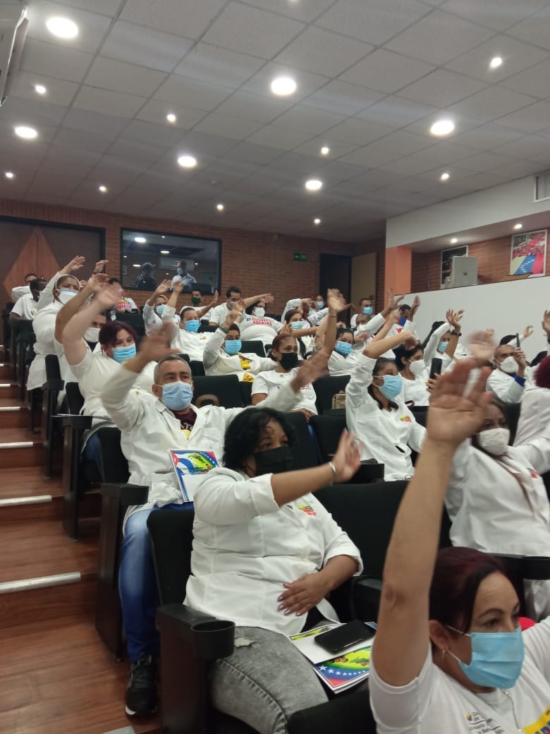 cubacooperaven's tweet photo. En la República Bolivariana de Venezuela, los colaboradores celebran el día del Economista y Contador Cubano. El acto fue presidido por la Lic. Yadaris Chacón Guevara, Directora Económica Nacional. 

#CubaPorLaVida #CubaCoopera #CubaVive #HéroesDeLaSalud 

@MINSAPCuba @PardoRegla https://t.co/XLbq3Jzggi