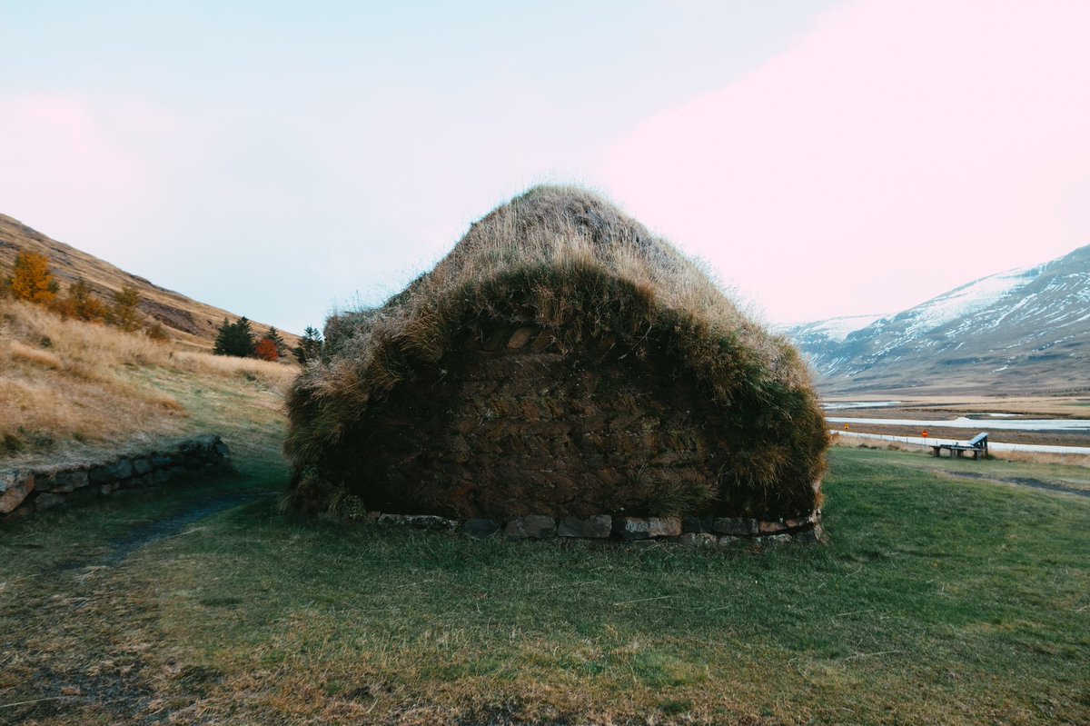 🛖 Eiríksstaðir Viking Longhouse. Cosy.