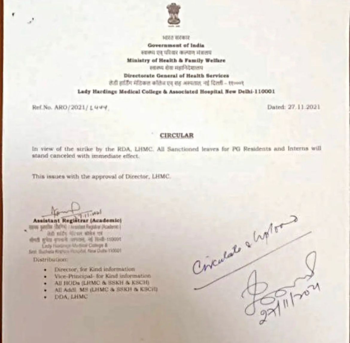 DrDatta_AIIMS's tweet photo. What a shame! @LHMCDelhi Seriously? Do you think your autocratic and dictatorial attitude is going to force @rdalhmc to step down? We should step up our efforts nationwide immediately to protest against punitive measures against residents by their administrations anywhere! https://t.co/jjxmOo5O8B