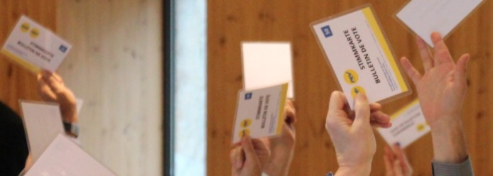 ruediloeffel's tweet photo. Die EVP-Delegierten sagen einstimmig JA zu echtem #Jugendschutz und unterstützen @KinderohneTabak (#CHvote am 13. Febr. 2022), denn #rauchentötet.
#meinePartei #ausLeidenschaftfürMenschundUmwelt #seitmehrals100Jahren #Abst22 https://t.co/iGnfaXuext @evppev https://t.co/TKM9xl8PZd