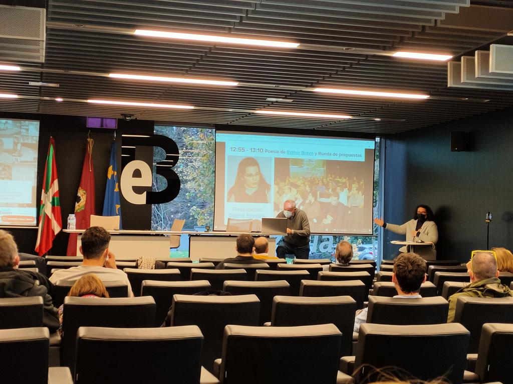 markintero's tweet photo. Terminando #getxoblog. Eskerrik asko. https://t.co/Mxu100kgw6
