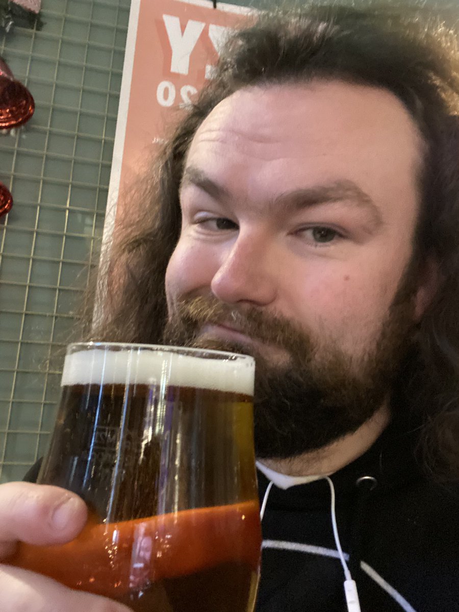 Tetley1988's tweet photo. Christmas shopping going well #lovelypints https://t.co/RlJ27zN6Ym