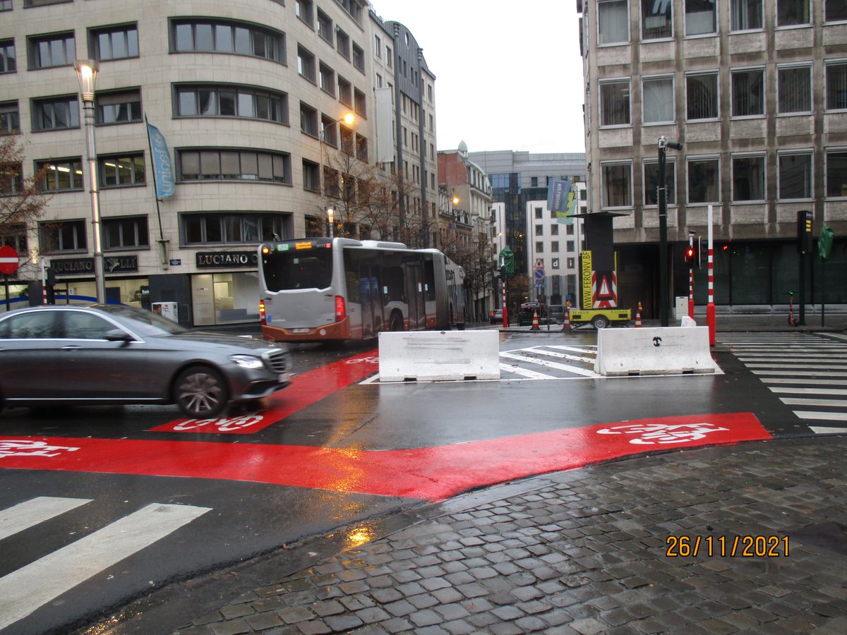 miedemin's tweet photo. Santa Claus came early this year !? #GoodMoveBXL @BRAL_Brussels @1000bruxsel @CafLeChat1 @jonashelseth https://t.co/buktVwImg1