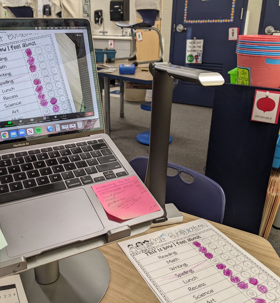 Dutchblitzgirl's tweet photo. Thanks @Meemic for this Qomo QPC22 Document Camera &amp; Webcam! It was a perfect tool for virtual parent teacher conferences! #MeemicFoundation https://t.co/w1ol0fnEWY