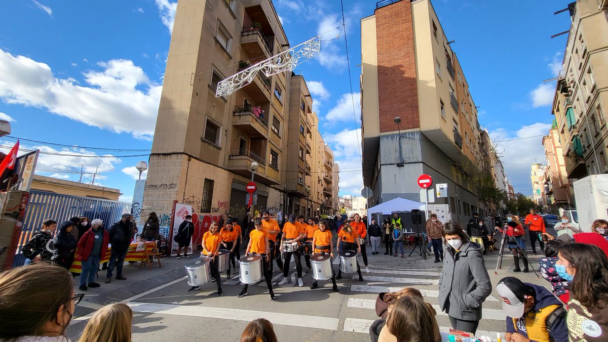 Gran jornada defensora del Castell de Bellvís! #orgulldebarri #orgulldeveins <a href="/ElBellvis/">Defensem el Castell de Bellvís</a> <a href="/aavvct/">AAVV Collblanc - la Torrassa</a> <a href="/NoMesBlocs/">@nomesblocs.bsky.social</a> <a href="/lhdigitalh/">LHdigital</a> <a href="/lh_estrella/">Estrella de L'H</a>