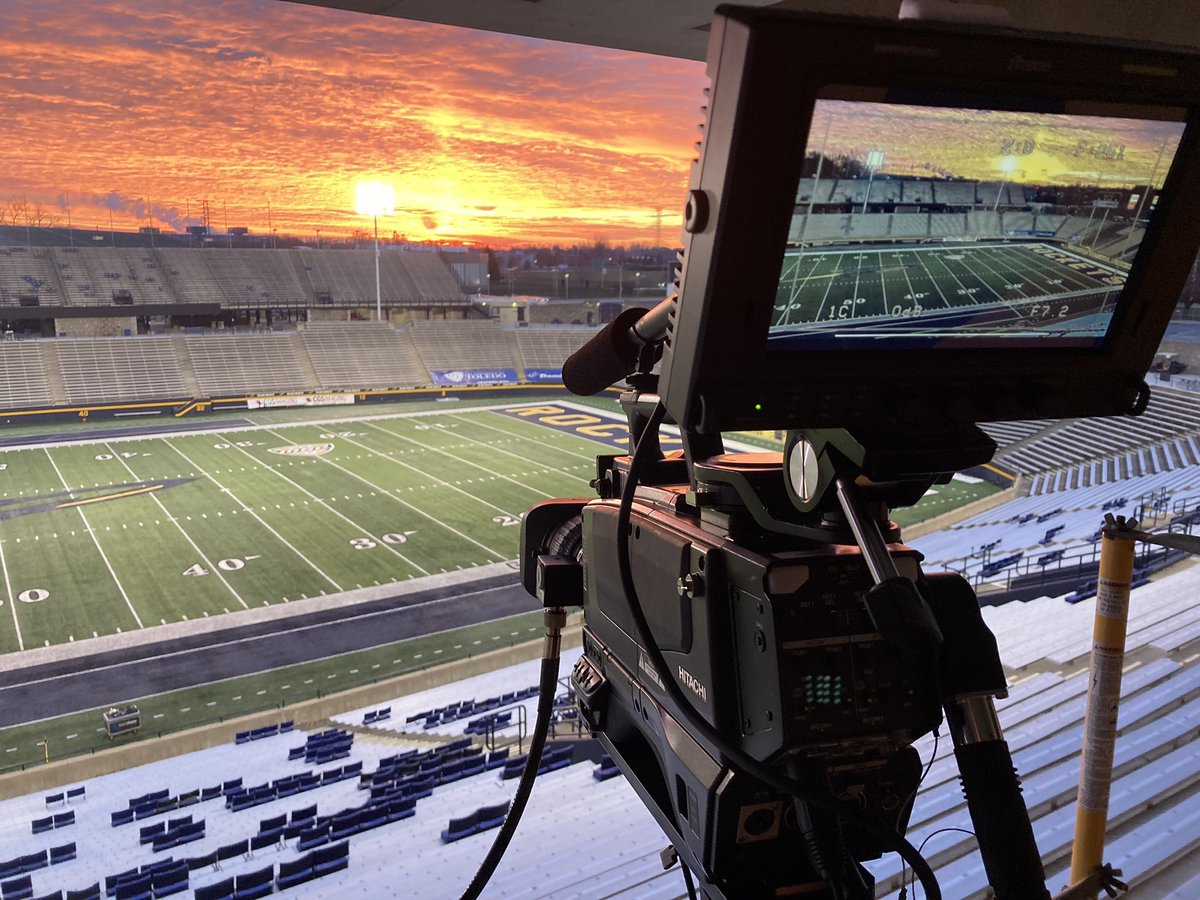 Sunrise at the <a href="/UToledo/">The University of Toledo</a> Glass Bowl. It’s a perfect day to close out the <a href="/ToledoFB/">Toledo Football</a> season!

#GoRockets!
