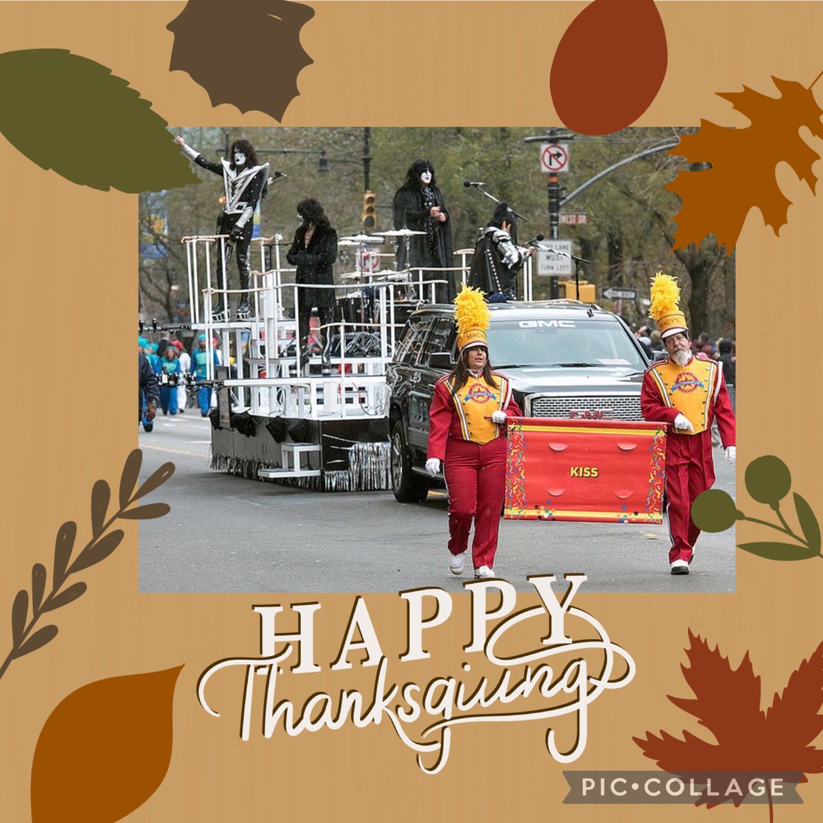 SIOLoudcast's tweet photo. 🚨NEW EPISODE! This week we celebrate our 3rd “KISSgiving”! We discuss the 2014 debacle with @kiss at the @Macys Thanksgiving Day Parade and give our annual Top 5 things we’re thankful for in the world of KISS! 

CHECK US OUT!👇🏻 https://t.co/Wh5qiwaUyE

@genesimmons #KISSarmy https://t.co/RpuneXGBnA