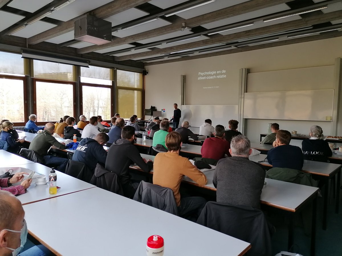 Full house voor <a href="/NathanKahan/">Nathan Kahan</a> op het <a href="/TriatlonVL/">Triatlon Vlaanderen</a> congres