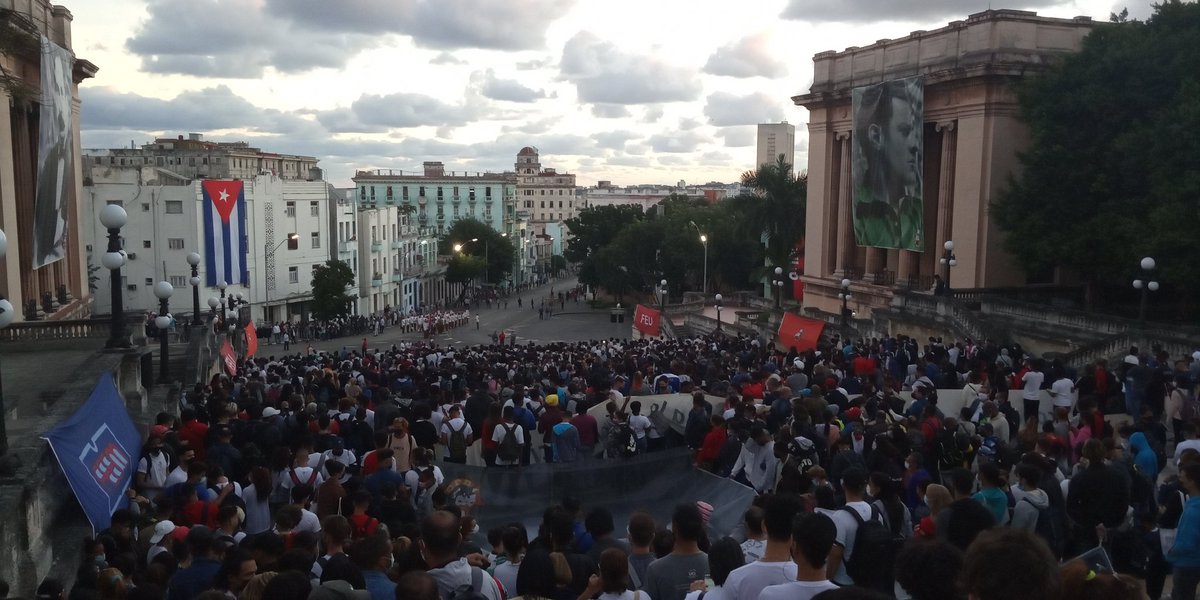 francoolga1973's tweet photo. Los trabajadores y estudiantes de la Elam ratificamos la decisión de ser fieles continuadores de los procesos de lucha en contra del imperialismo @elam_oficial #22AñosELAM #ELAMSolidaria #NoAlBloqueo #ElamPorElMundo #CubaSolidaria #PorSiempreFidel, #YoSoyFidel https://t.co/ob9FlTSJj0