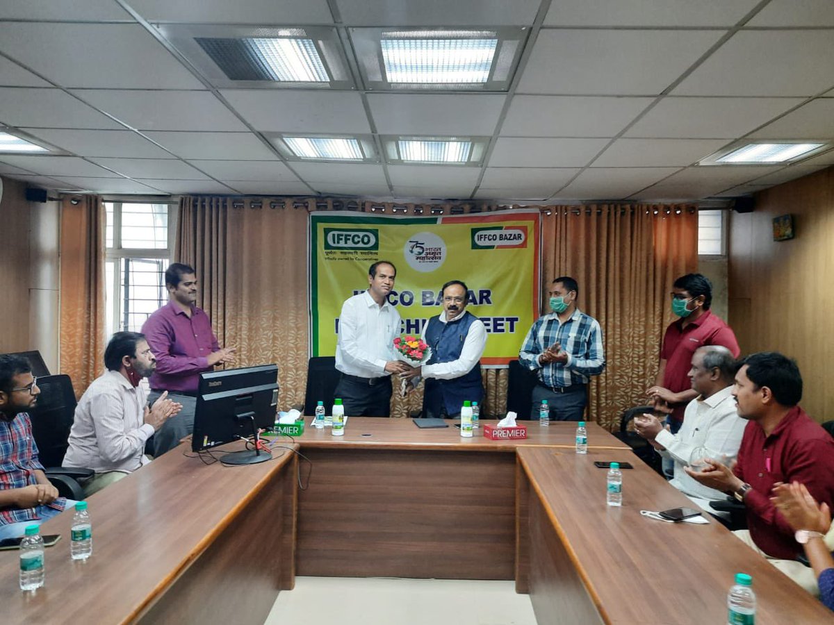 drusawasthi's tweet photo. #IFFCO subsidiary @IFFCOBAZAR distributed Laptops &amp; Tablets under CSR initiative to meritorious girls from farmers family at Govt College, Hoskote, Karnataka. IeBL organised franchisee meet to promote  #IFFCONano &amp; speciality fertilizers. @Deepdks611 @CNarayanswamy participated https://t.co/Ia2OAeJPij