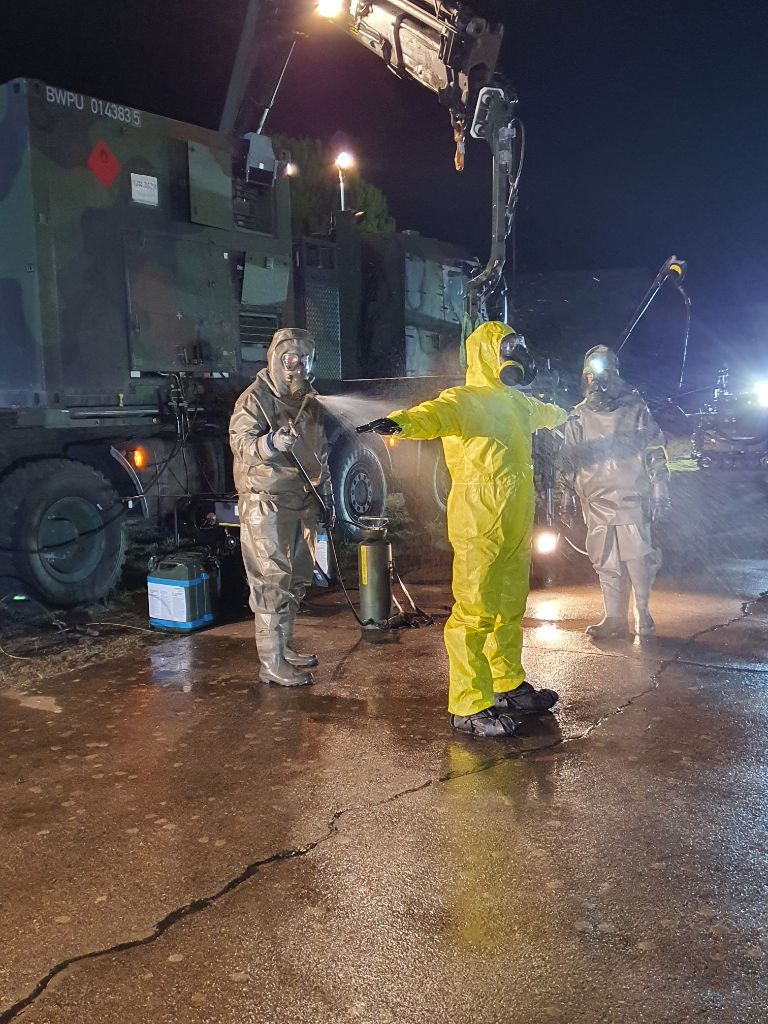 CdrDeuNavalAir's tweet photo. Rückblick #TOXICTRIP:
Vom 3.-12.11. übten 16 Nationen in Antalya, 🇹🇷, einheitl. Verfahren. Der AbcAbwehrZug Marine übte mit @Team_Luftwaffe & machte wertvolle Erfahrungen.
Begleitet wurden die #Marineflieger von der 🇰🇷 Delegation.
Nun steht der Besuch @FregatteBayern in 🇰🇷 bevor. https://t.co/XDwymIxlAj