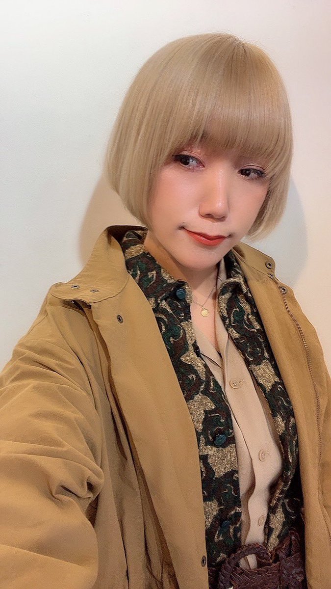 magicalUEDA7's tweet photo. 仕事して髪切ってカフェモカ飲んだ日👩💻💇♀️☕️🍫
ショートのメンテは頻度が命
カフェモカあったかくてほっとした
#ショートボブ
#カフェ巡り
#原宿
#表参道
#onestepcoffee
#キッチンカー https://t.co/ODkOvA79nS