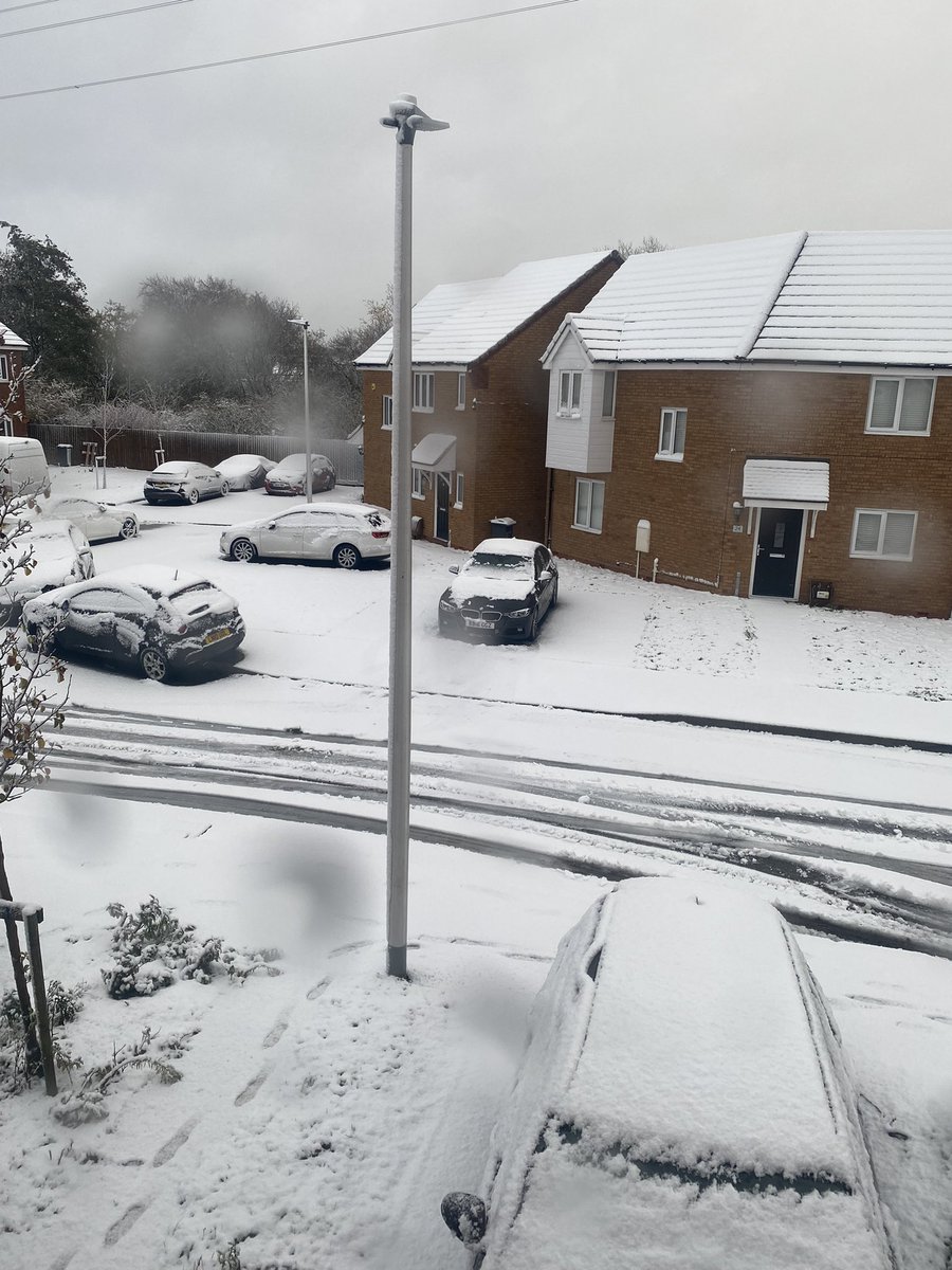 Etyn_Oba's tweet photo. @Oluomoofderby Woke up it’s 8am, I was wondering when did I start sleeping till 8am. #snoweffect https://t.co/4u7Ra6vNGo