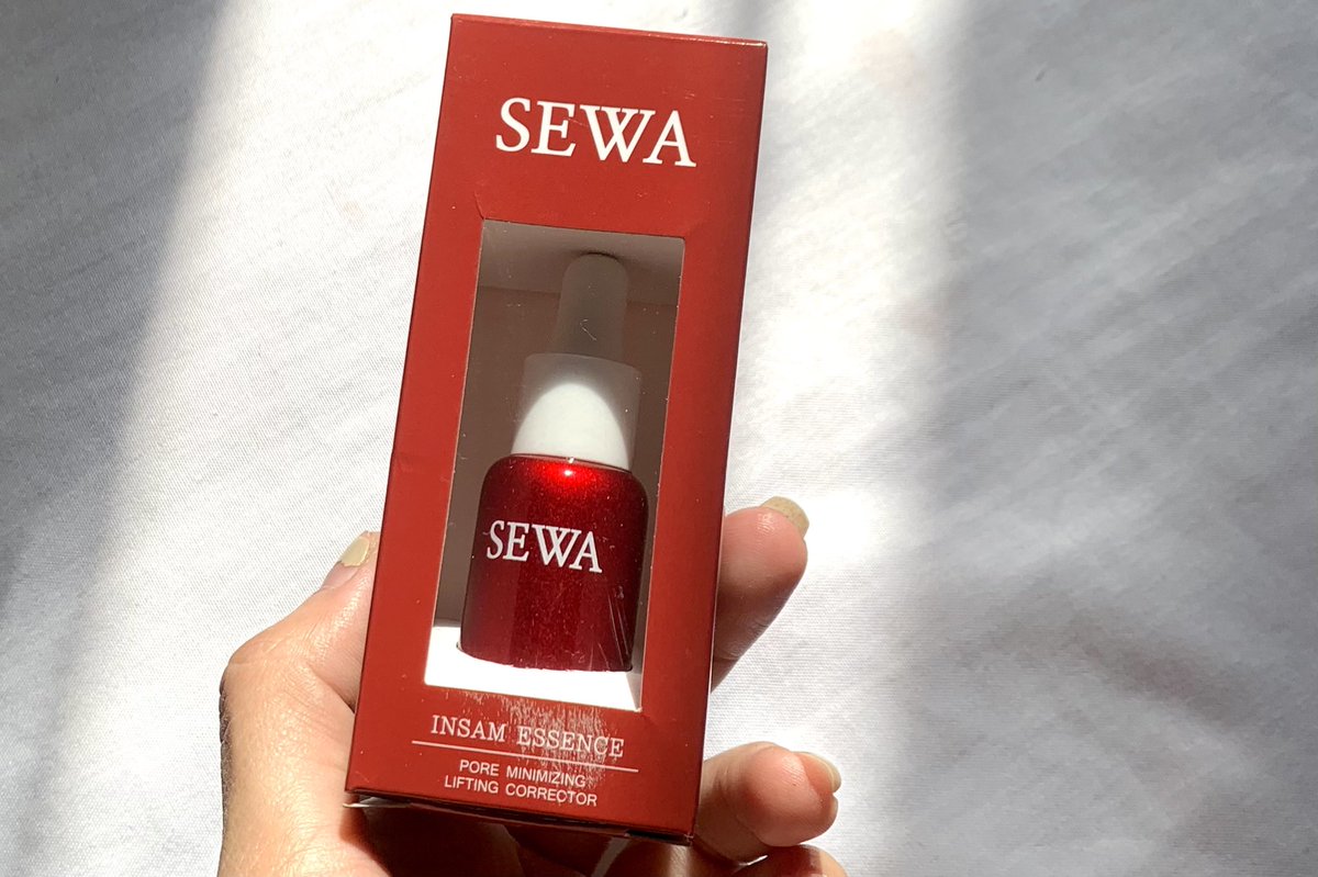 namziiww30's tweet photo. ได้ใช้ละ Sewa insam essence เห็นรีวิวกันเยอะ หาซื้อง่ายมากที่7-11 ใช้เป็น #firstcare ตัวแรกบำรุงผิว แล้วตามด้วยตัวอื่น เนื้อเอสเซ้นส์สีน้ำตาลแดงจากโสมและสมุนไพร มีกลิ่นโสมอ่อนๆ ช่วยกระชับรูขุมขนให้ผิวชุ่มชื้น น้องไม่มีน้ำหอม,พาราเบน ผิวแพ้ง่ายก็ใช้ได้น้า
#firstessence #รีวิวเซวา https://t.co/BypXDlfXTf
