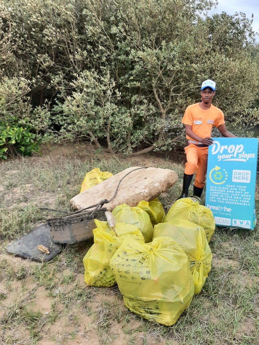 fengr_official's tweet photo. Joined #CleanBlueLagoon today! Got a lot done, thanks @AdoptariverS for organising this! This won't be the last time we do this so look out for updates!
#TeamSeas #AdoptARiverSA #SaveOurOceans #FightForBigBlue #ZAStreams #ZAStreamer #SmallStreamerCommunity https://t.co/gHg2o5dKly