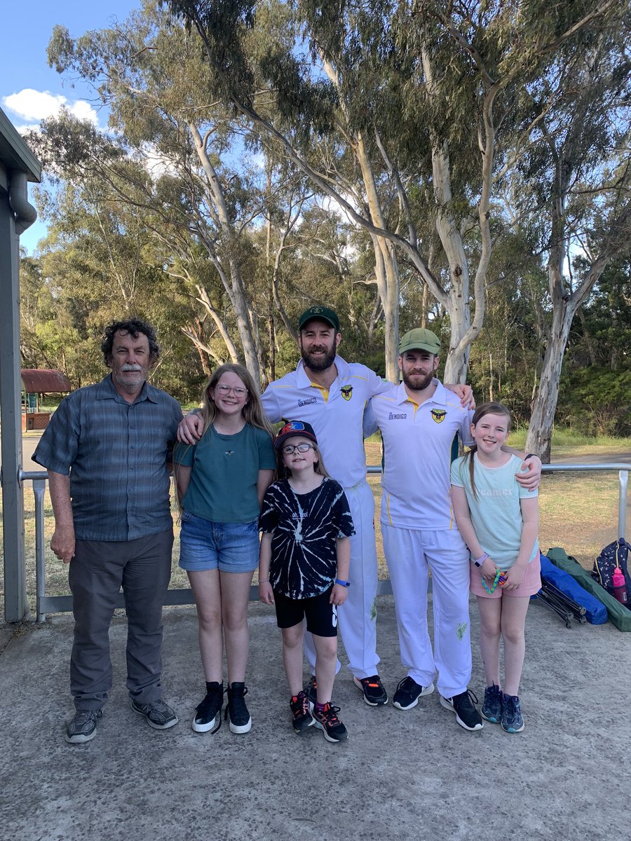 benjiman1983's tweet photo. Today was a bloody good day.
70 not with the willow (thanks @ProfDeano, some of your magic must have rubbed off on it! 🙌🏻😥) and 5 catches behind the stumps…so if the Aussie selectors want to give me a call…don’t. I’m old and am too loyal! #springgully #evca #minime https://t.co/qO4CYBgsun