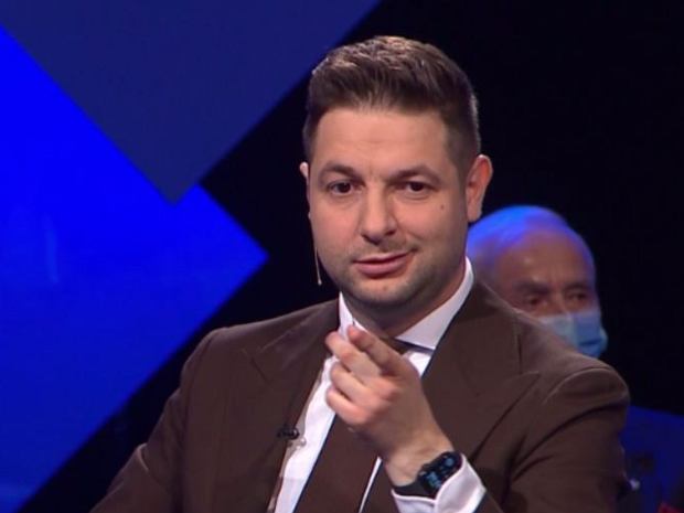 OmzRi's tweet photo. Informujemy Państwa, że w związku z zainicjowanym przez nas procesem karnym dotyczącym propagowania rasizmu i nienawiści etnicznej i wyznaniowej - przesłaliśmy dzisiaj wnioski o uchylenie immuniteu czterem posłom Parlamentu Europejskiego.

Więcej:
https://t.co/kU6EgCgdKH https://t.co/zWDiBWB1at