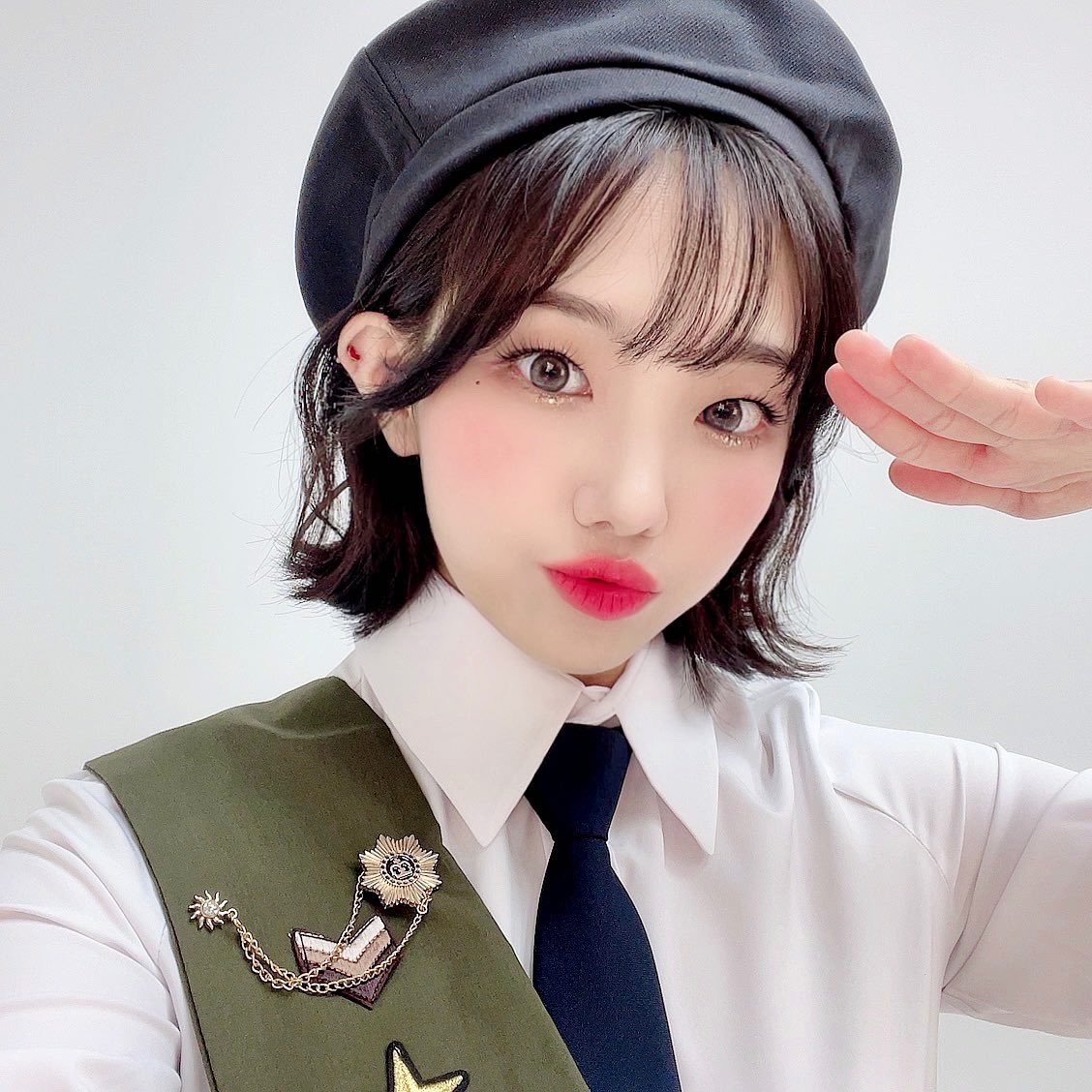 MANITOofficial's tweet photo. [ #ARY ] 오늘 마니또는 무슨 촬영 했을까요 ? 🎬

#마니또 #애니 #아리 #토리토리도토리 #도토리 #다람쥐 #MANITO #ANNIE #ARI  #TORITORIDOTORI #DOTORI 
#ACORN #KPOP #GIRLGROUP #IDOL https://t.co/8kbxDtx1FA