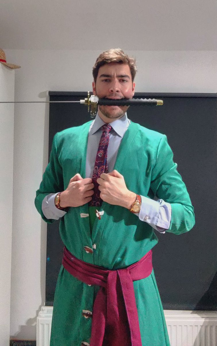 TempusShop's tweet image. Voici nos 4 nominés pour gagner la fameuse Seiko Worldtimer 

1) @FrankyInvalid alias Roronoa Zoro 
2) @Mr_Babounee et son cabot
3) @kamss34 et le gâteau Tudor 
4) @b_sof1 et son matou 

A vos votes ! (Sondage sous ce tweet)