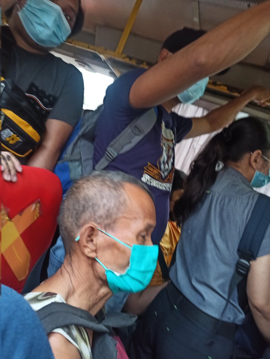 KickerPotato's tweet photo. Wala na bang pandemic? Taguig bus from SM North and Market Market BGC @jacquemanabat @LTFRB @MMDA sobrang puno tsk tsk https://t.co/JS1m2IlBnk