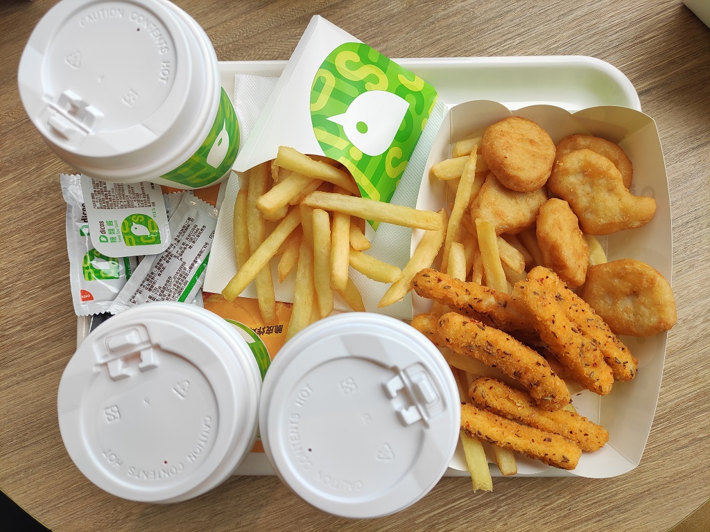 simonle88417459's tweet photo. We provide the entire #PackagingSolution like this, covering a full set of products, including #cup, #BurgerBox, #FoodTray, and #WaxPaper.
#packaging #customize #print #logo #box #FoodWrap #FoodPackaging #PaperBoat #restaurant #hamburger #FoodContainer #takeaway https://t.co/F2IJBfqLUB
