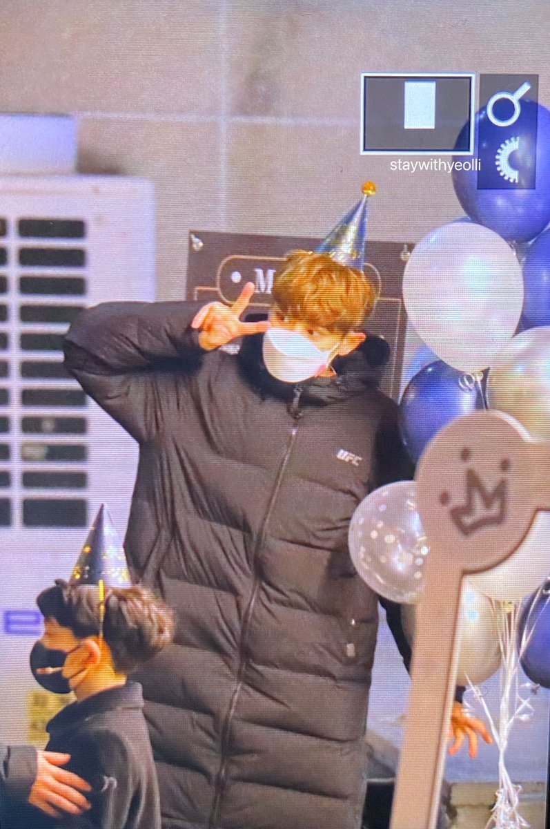 StayWithYeolli tweet media