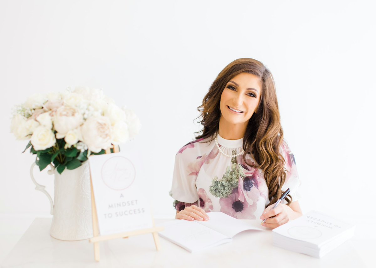 I’m officially a published author!!

I cannot believe this day has finally come where I can share with the world my own personal take on a ‘Mindset to Success’!   amazon.co.uk/dp/B09LH4RZDP/…

Never give up on your dreams! #actuallyican #growthmindset