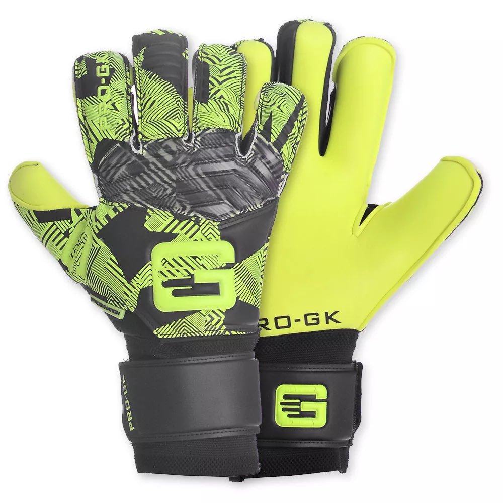 PROGK's tweet photo. Extremely limited numbers left across our UK &amp; US stocks.

Grab yourself up to 70% off your PRO-GK 🧤’s

https://t.co/X2iuUoQoui 🧤👀

#BlackFriday #BlackFridaySale #goalkeeper #goalkeeping #goalkeepers #gku #gkunion #progk #PROGKNATION #sale #BlackFridayEvent https://t.co/2TuRdOwPAF