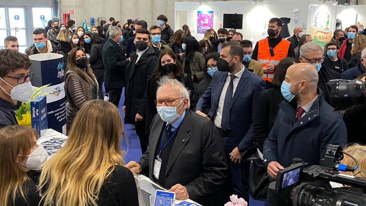 L'arrivo del Ministro dell'Istruzione Patrizio Bianchi a #joborienta2021 <a href="/ProfPBianchi/">Patrizio Bianchi</a> <a href="/MIsocialTW/">Ministero dell’Istruzione e del Merito</a>