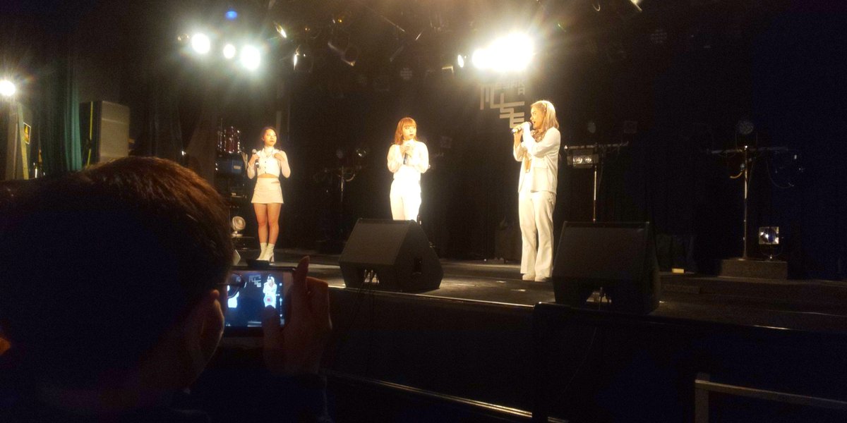 y1a1s2u1's tweet photo. #SHINEGIRLSラストワンマンライブ
#ESAKAMUSE
#LASTSHINE https://t.co/yUdxGefORW