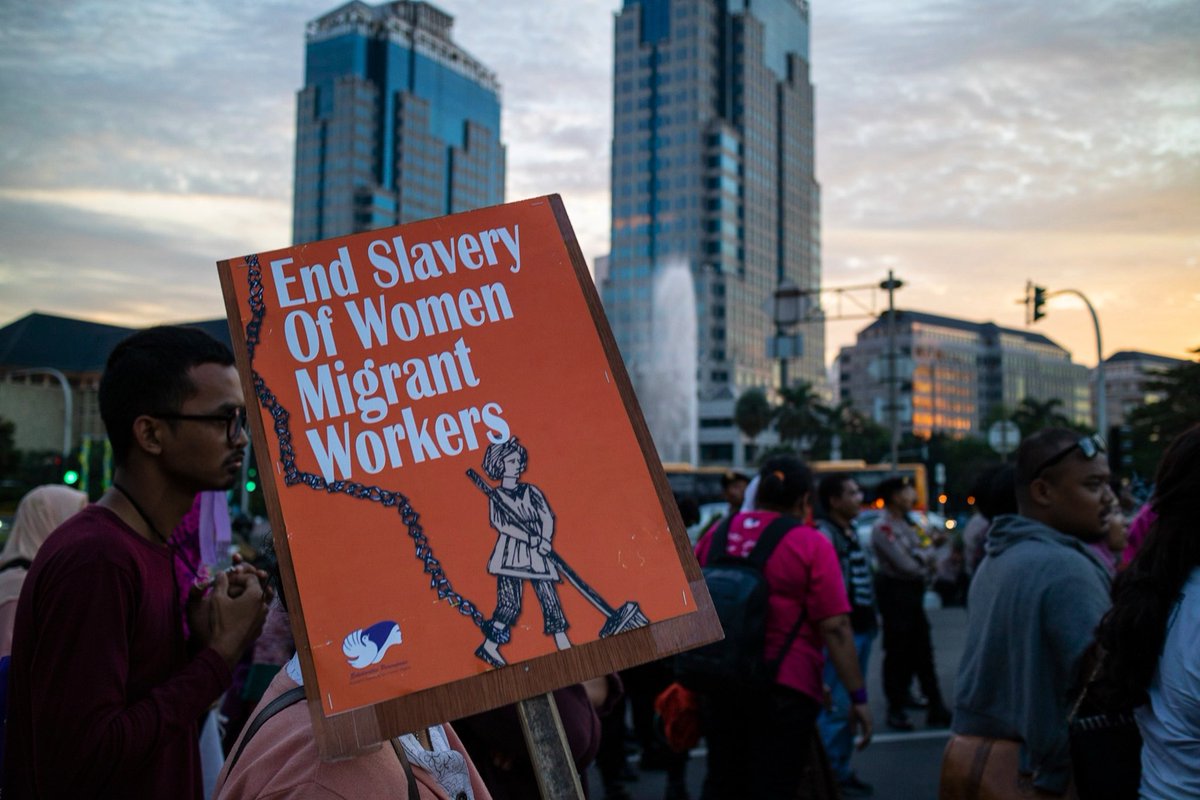 SeringanAwan's tweet photo. Perempuan harus bebas dari perbudakan pekerja migran

#16hari 
#16HAKTP https://t.co/OX50iPPMeQ