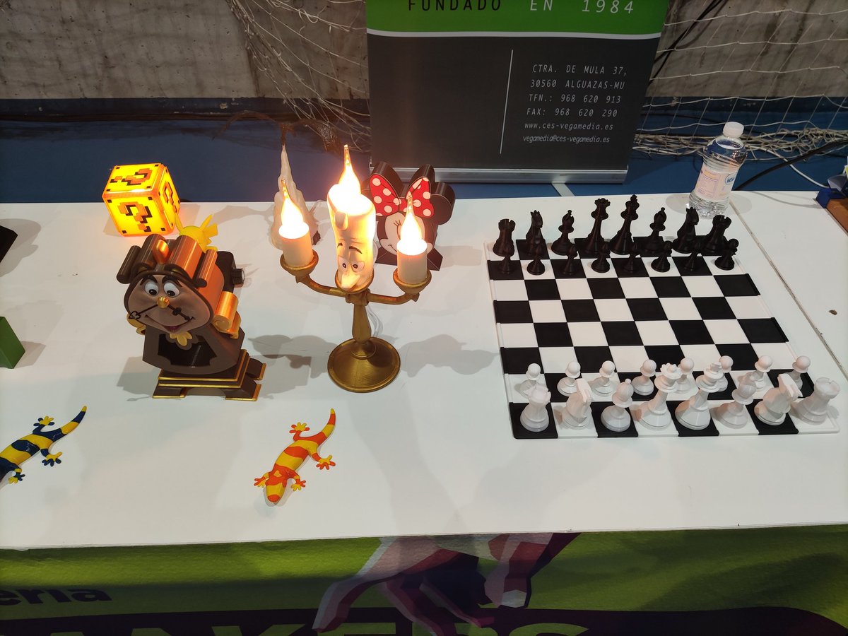 cesvegamedia's tweet photo. Esta mañana en la Feria #Maker Murcia, presentando nuestros proyectos 3D. #cooperativas @ucoerm @Educarm @japedreno @blasrp1 @JGarciaBernabe @CeeiMurcia @ucomur @jpascualruiz @victorbotia @victorverdu5 @mjguardiola1974 https://t.co/WPrQ7la7IQ
