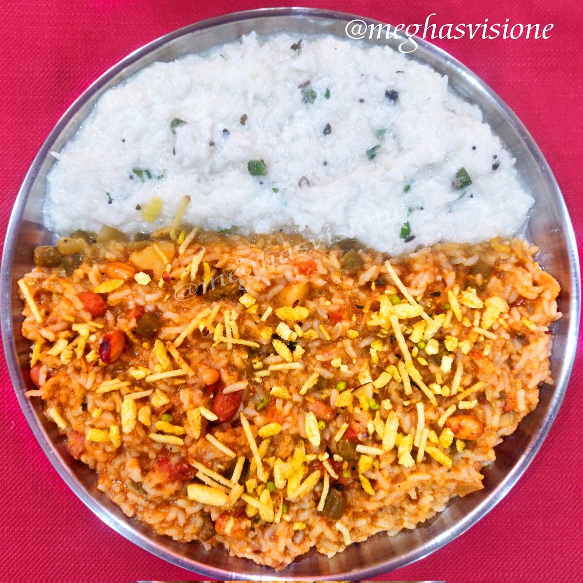 meghasvisione's tweet photo. ಬಿಸಿಬೇಳೆಬಾತ್ & ಮೊಸರನ್ನ
#BBB & Curd rice
#ಸಿಂಪಲ್ಲಾಗೊಂದೂಟ
#MeghasVisione
#MeghasKitchen
#weekendvibes https://t.co/GunlDN4OIi