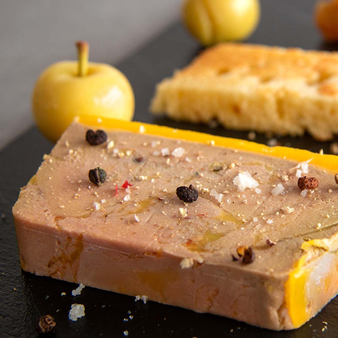 EISFformation's tweet photo. On a tous une recette à laquelle on n'ose pas s'attaquer ! Pour certains, c'est confectionner son propre #FoieGras alors que d'autres sont terrorisés à l'idée de réaliser une pavlova... Et vous, c'est quoi la recette que vous redoutez ? https://t.co/gaH07JRlfs #CAPcuisine https://t.co/psao6w9KM2