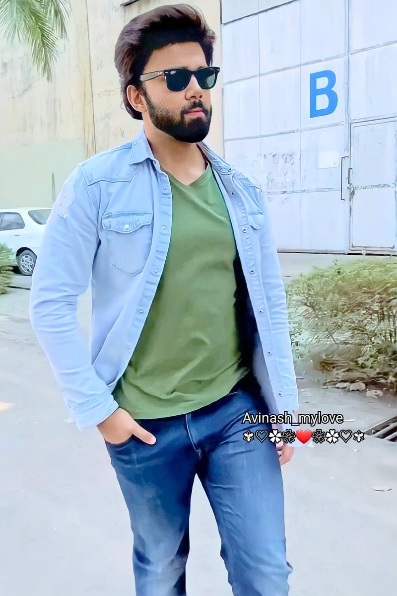 Avinash_mylove's tweet photo. @TheAvinashM 
#avinashmukherjee #sirav #siravlovers #merijaan #mylove #radhika #love #lovebirds #cutie #avinashlovers #romantic #fan #myidol #explorepage #explore  #balikavadhu #mylife #myhero #simar #aarav #simaroswal #aaravoswal #avinashfans  #cutenessoverload #myhero #handsome https://t.co/EMsm5rvgve