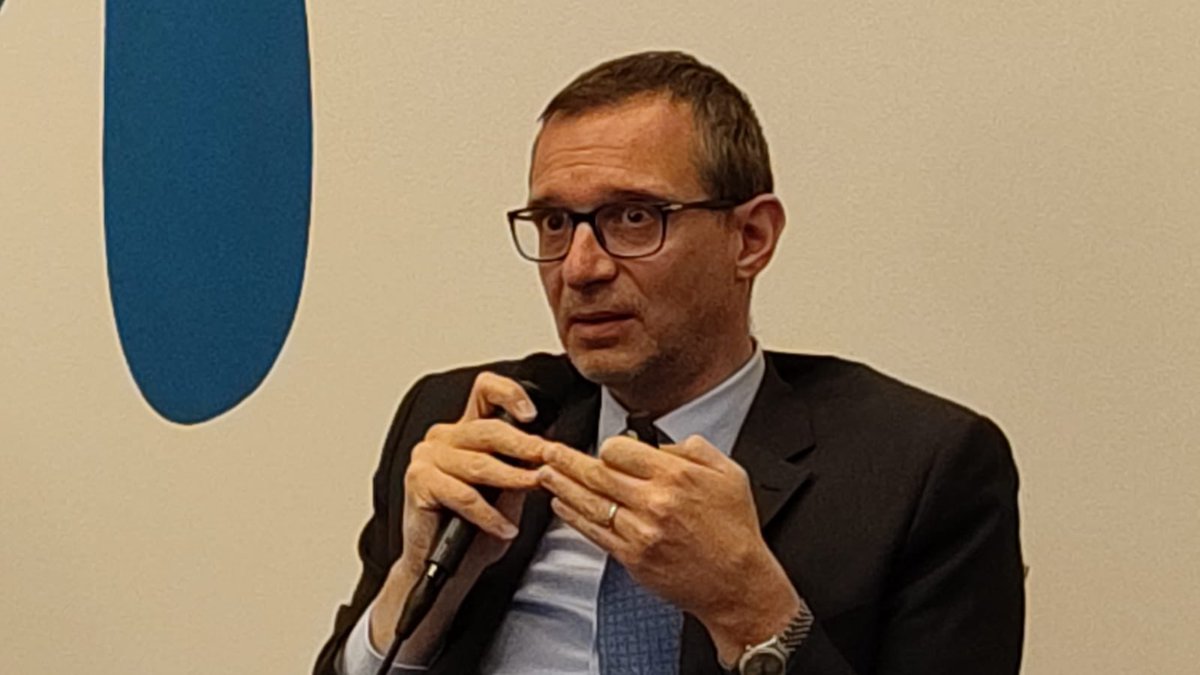 #sgi2021
#bioingegneria

INGEGNERE CLINICO E PANDEMIA: UNA STORIA POSITIVA?
🎙Umberto Nocco | Direttore S.C. Ingegneria Clinica, Azienda Sanitaria Territoriale dei Sette Laghi, Varese, Presidente Associazione Italiana Ingegneri Clinici