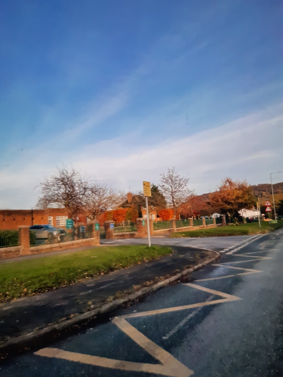 HelsbyPol's tweet photo. PCSO Davies has this week patrolled outside of Helsby High School both before and after school. This is due to recent reports of people parking on the zigzags whilst dropping off or collecting children from school. Pleased to report all in order #Community 🚔 https://t.co/bVcu6U9lAg